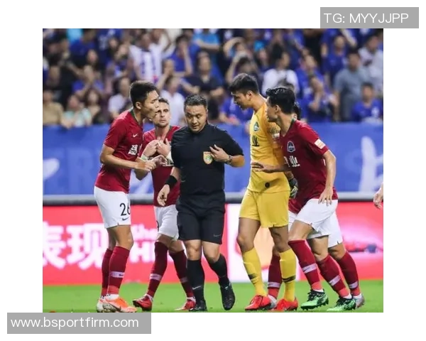 足协杯决赛前瞻拉米罗法比奥与拉莫斯王上源共同亮相发布会